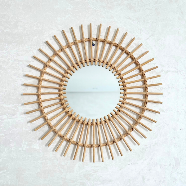 Miroir artisanal rond – Cadre en raphia naturel