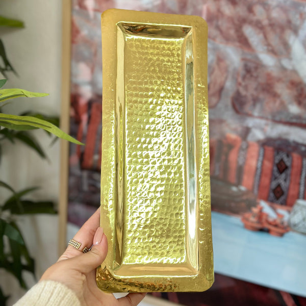 Plateau martelé rectangulaire en laiton doré