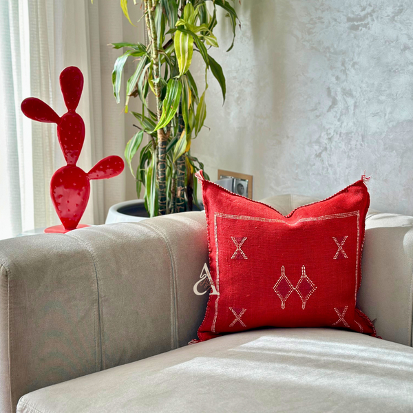 Housse de coussin artisanale Sabra (soie de cactus) rouge