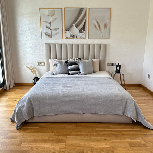 Plaid à pompon gris à liseré argenté 2,80m x 2,00m - Ajbir