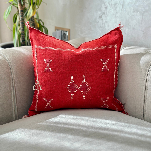 Housse de coussin artisanale Sabra (soie de cactus) rouge
