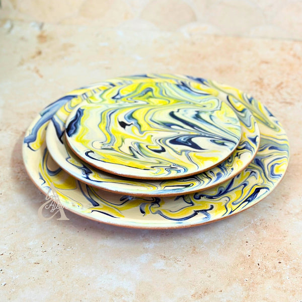 Set de 3 Assiettes Artisanales Marbrées Jaune et Bleue
