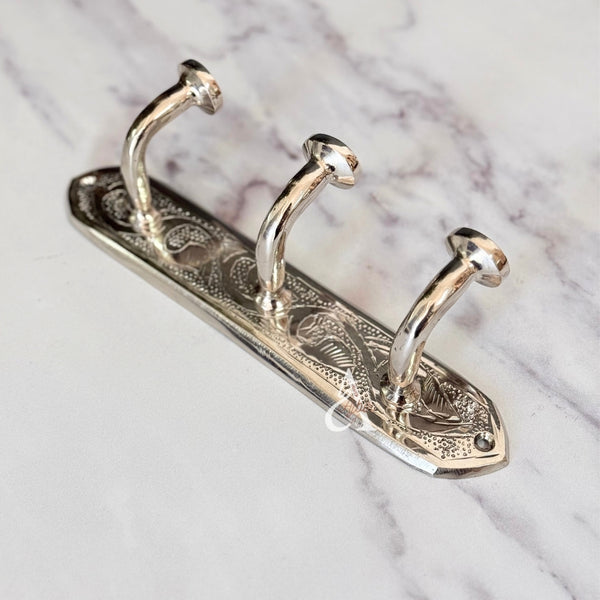 Barre murale à 3 crochets en laiton argenté gravé