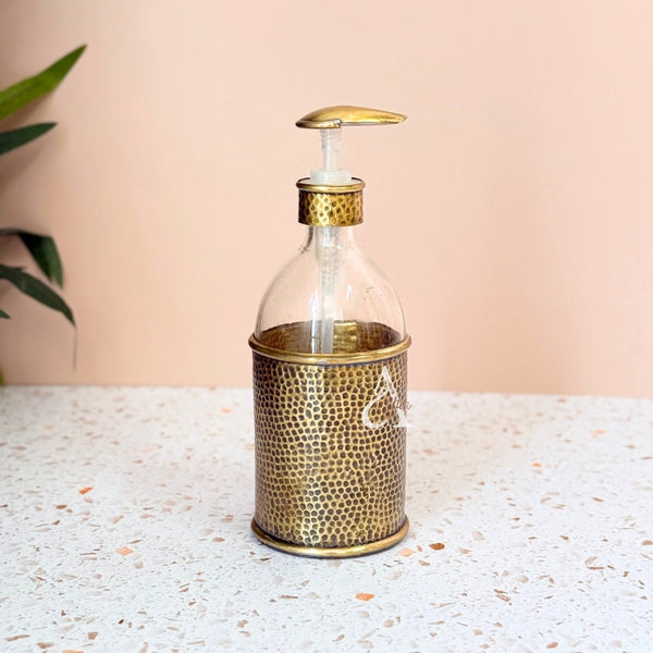 Distributeur de savon en verre et laiton doré martelé grand