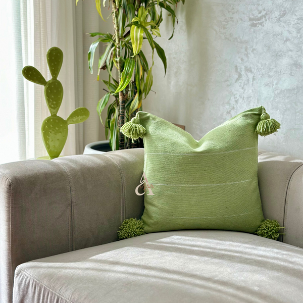 Housse de coussin artisanale à pompons 45cmx50cm vert clair