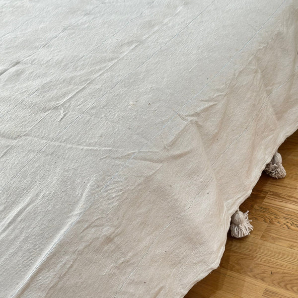 Plaid à pompon crème à liseré argenté 2,80m x 2,00m - Ajbir