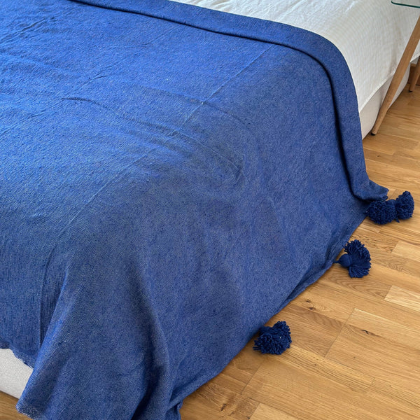 Plaid artisanal uni à pompon Bleu roi 2,80m x 2,00m
