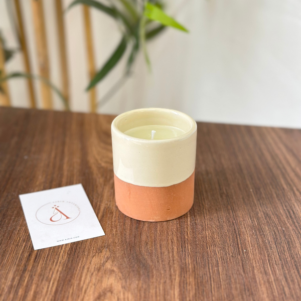 Bougie artisanale blanche en terre cuite parfum Fleur d'oranger