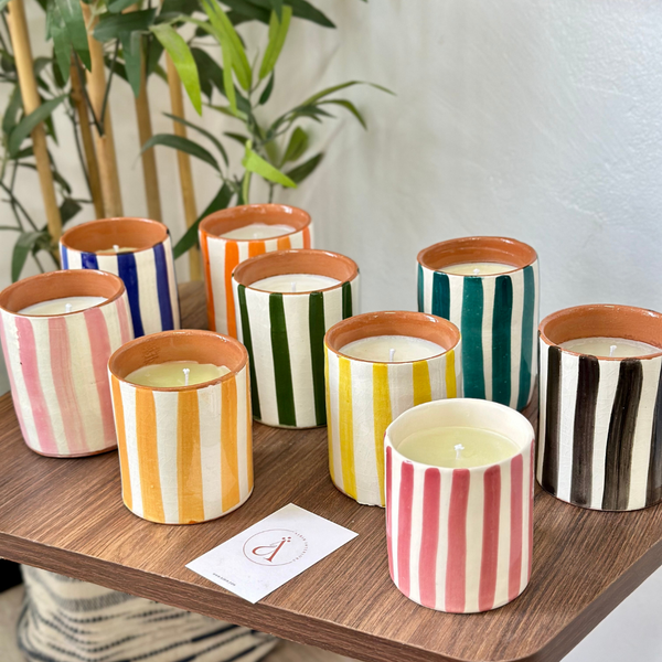 Bougie artisanale rayée en terre cuite parfum Oud
