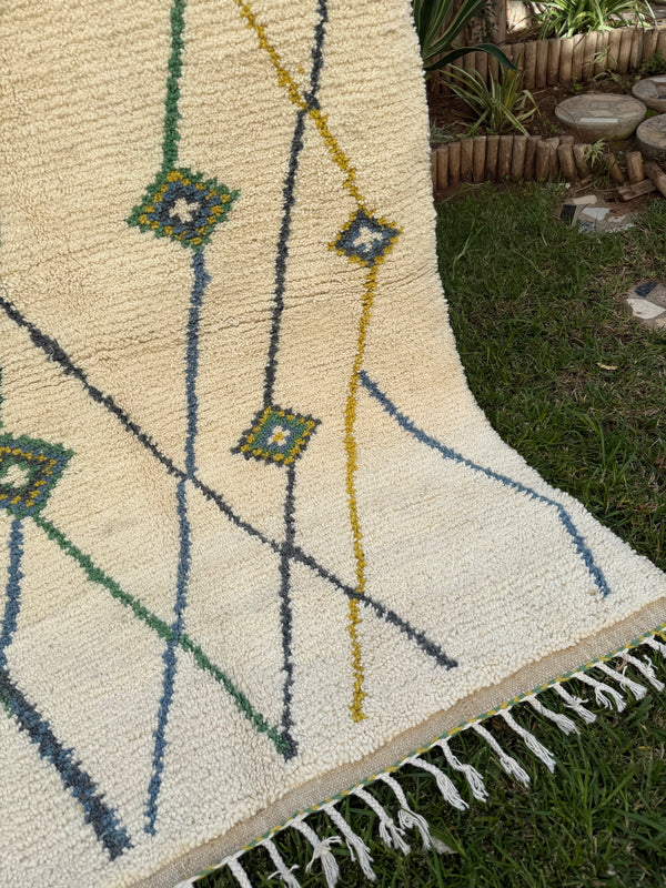 Tapis Berbère Azilal 100% Crème, vert en Laine De Mouton- 2,30m/ 1,48m