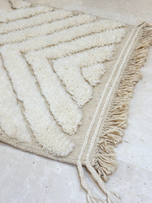 Tapis Beni Ouarain crème zigzag 117cm/65cm - Ajbir