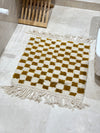 Tapis Beni Ouarain damier moutarde 86cm/64cm - Ajbir