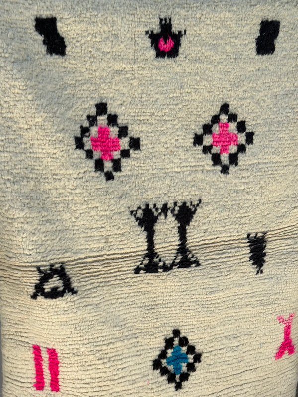 Tapis Azilal crème, noir et rose 150cm/105cm - Ajbir