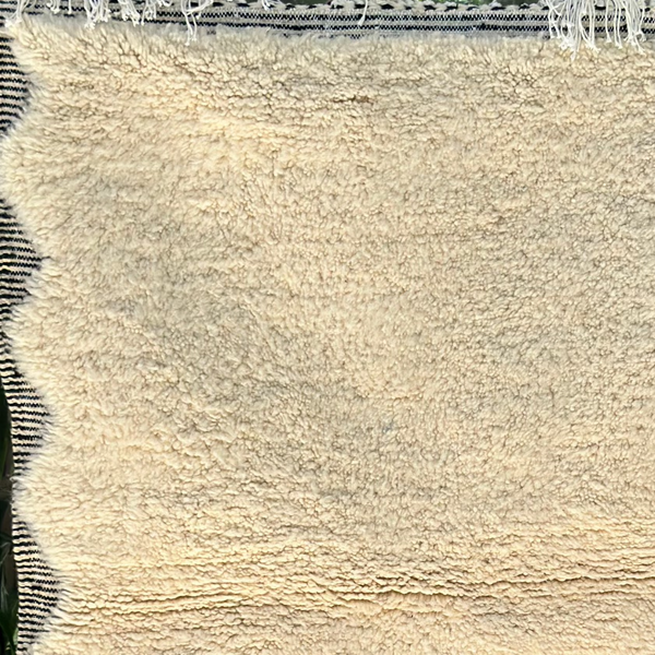 Tapis Beni Ouarain crème et noirs- 110cm / 146cm - Ajbir