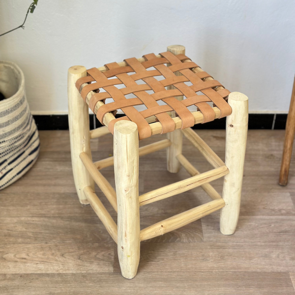 Tabouret traditionnel en bois et cuir - Ajbir