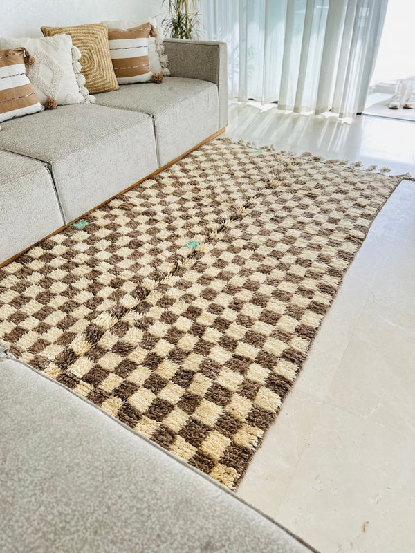 Tapis Beni Ouarain damier taupe - 2,42m / 1,62m - Ajbir