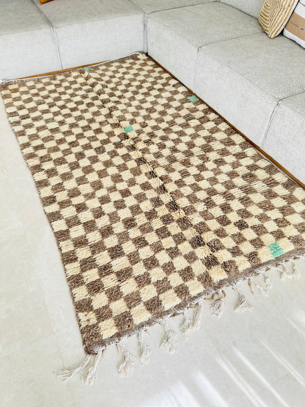 Tapis Beni Ouarain damier taupe - 2,42m / 1,62m - Ajbir