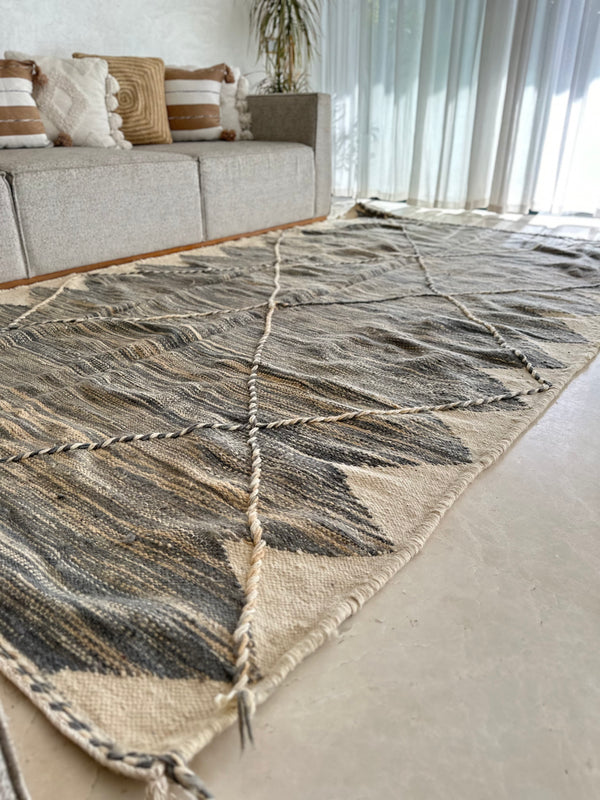 Tapis Zanafi taupe - 3,15m / 1,93m - Ajbir