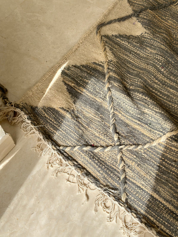 Tapis Zanafi taupe - 3,15m / 1,93m - Ajbir