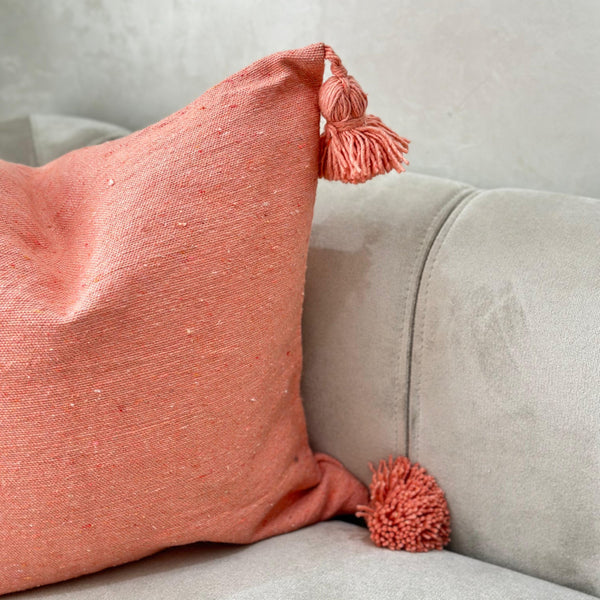 Housse de coussin à pompons 50cmx50cm saumon - Ajbir