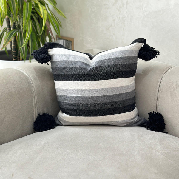 Housse de Coussin à pompons 45cmx50cm Blanc, noir et gris - Ajbir