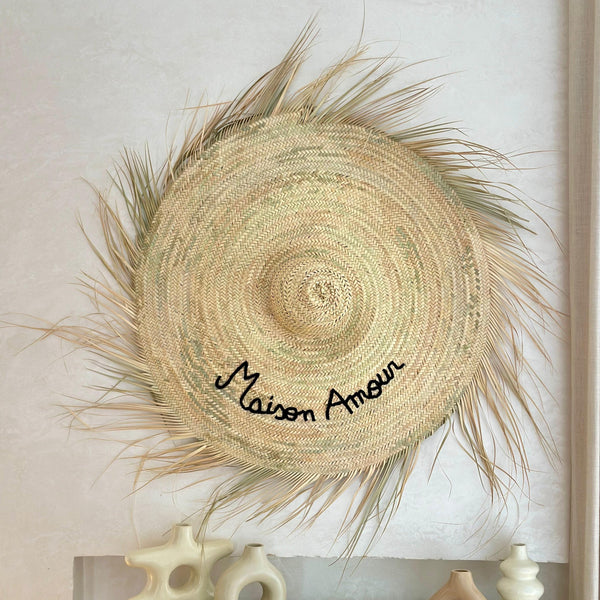 Chapeau mural XXL (Maison Amour) 1m - Ajbir