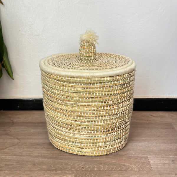 Petit panier à linge en osier