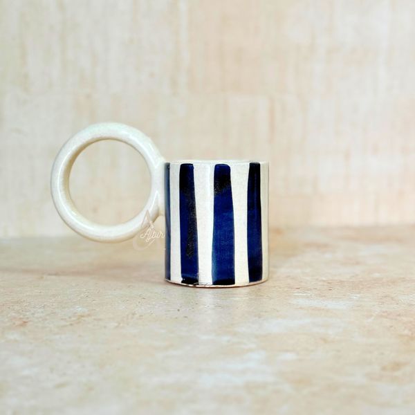 Mug rayé bleu anse en haut