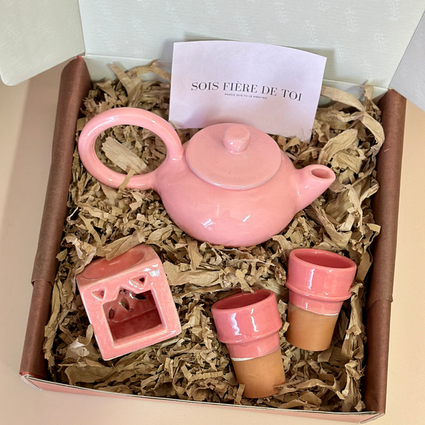 Coffret cadeau artisanal théière rose
