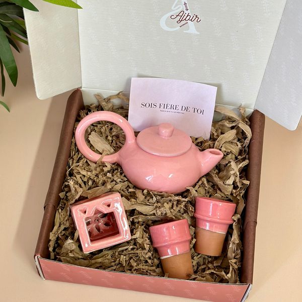 Coffret cadeau artisanal théière rose