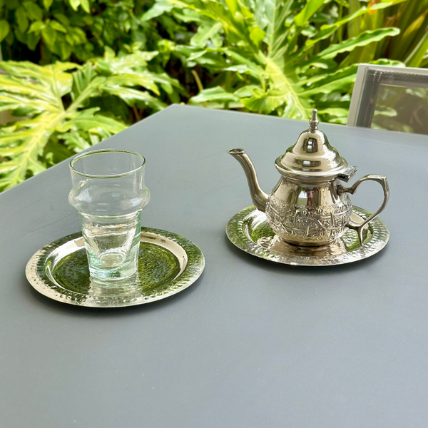 Assiette artisanale martelée en laiton argenté 16cm