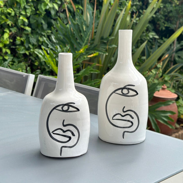 Vase bouteille Oudm - Visage abstrait noir