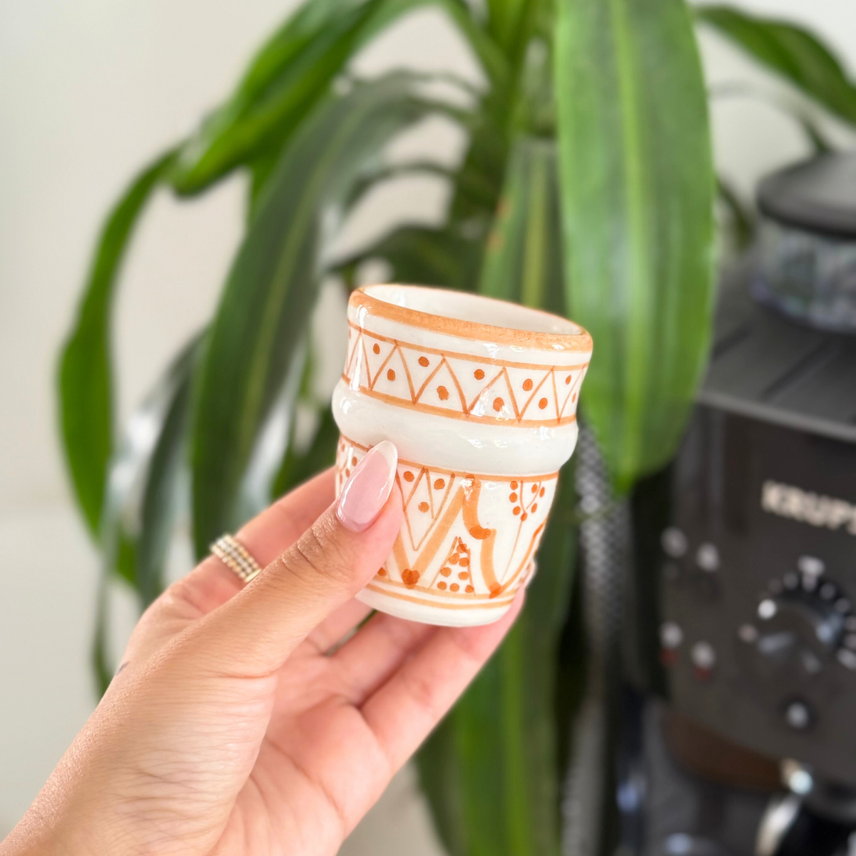 Coffret cadeau 6 tasses artisanales – Collection beige & blanc