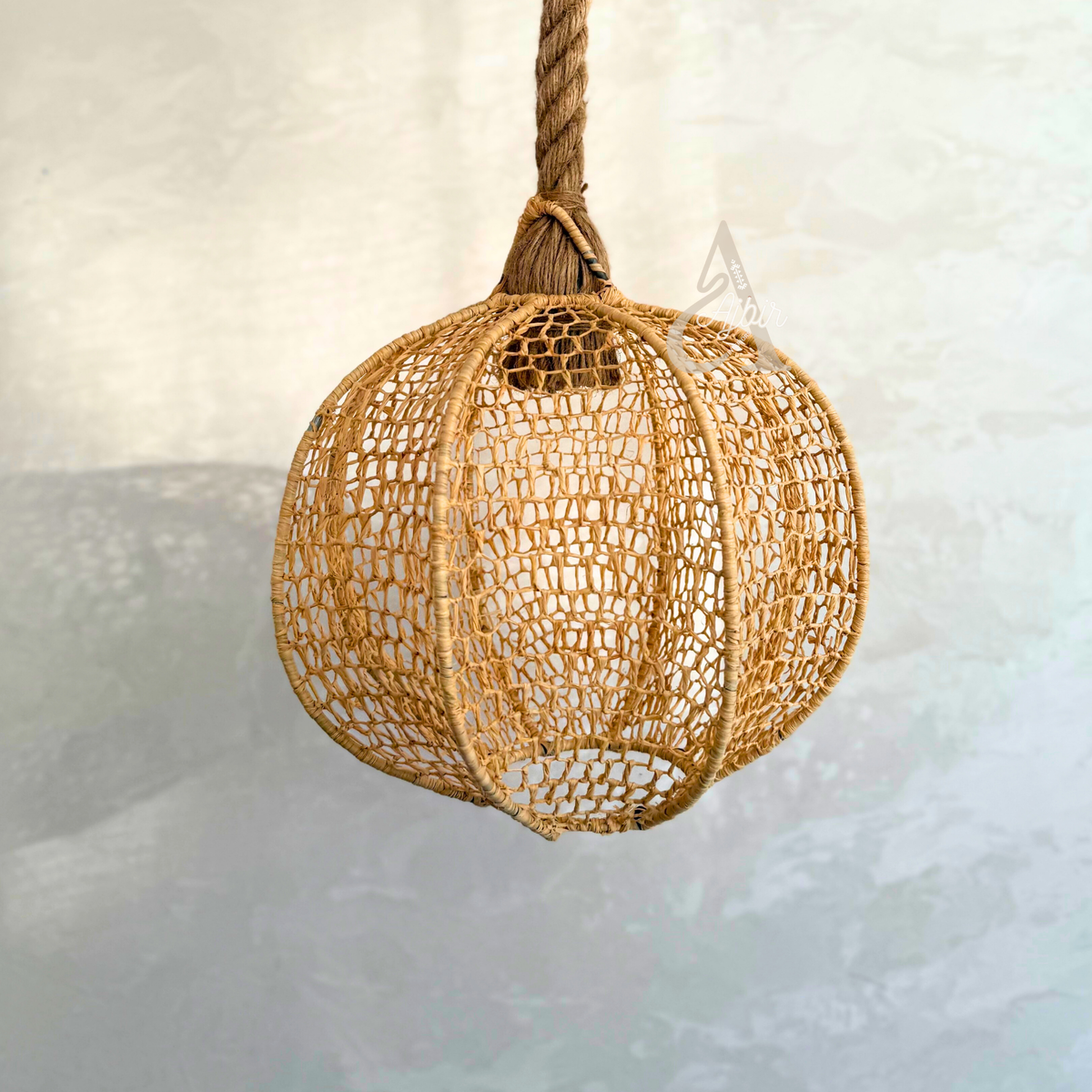 Suspension artisanale ronde en fibres naturelles