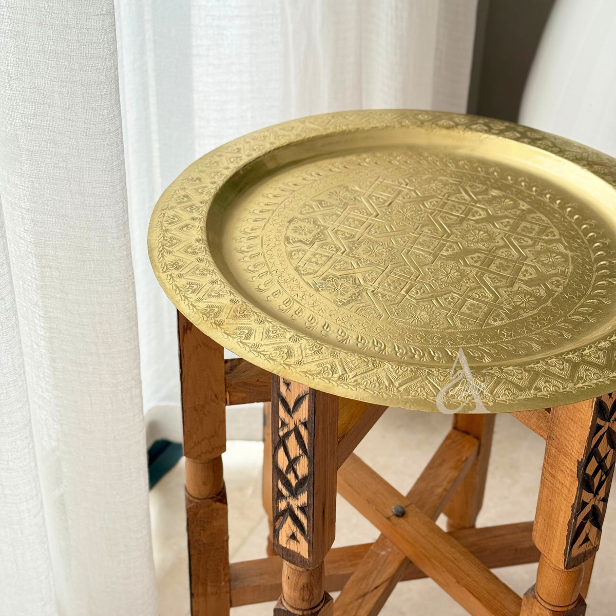 Table dorée traditionnelle artisanale Marocaine en bois et laiton 2