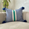 Housse de Coussin artisanale à pompons blanc à rayures bleu et vert