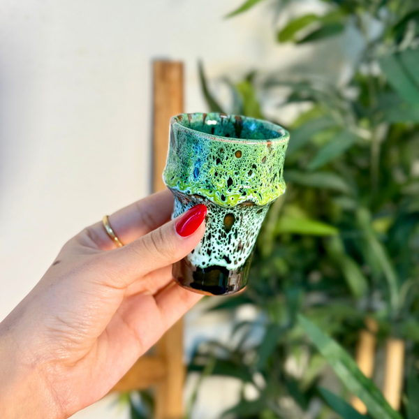 Tasse à café artisanale imprimée
