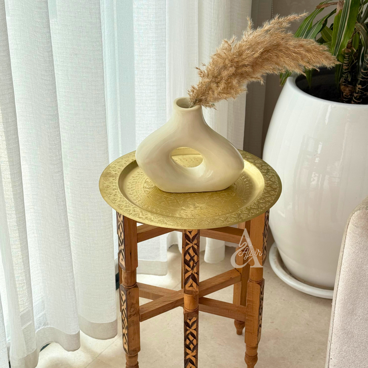 Table dorée traditionnelle artisanale Marocaine en bois et laiton 2