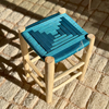Tabouret artisanal Tazrout bleu canard en bois et Kittane tressé