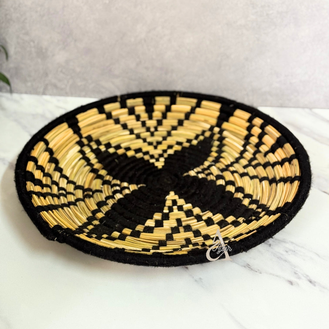 Plateau artisanal berbère Titrit noir et beige 45cm