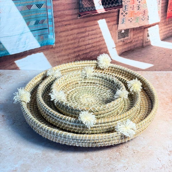Plateau artisanal berbère Talount à pompons crème