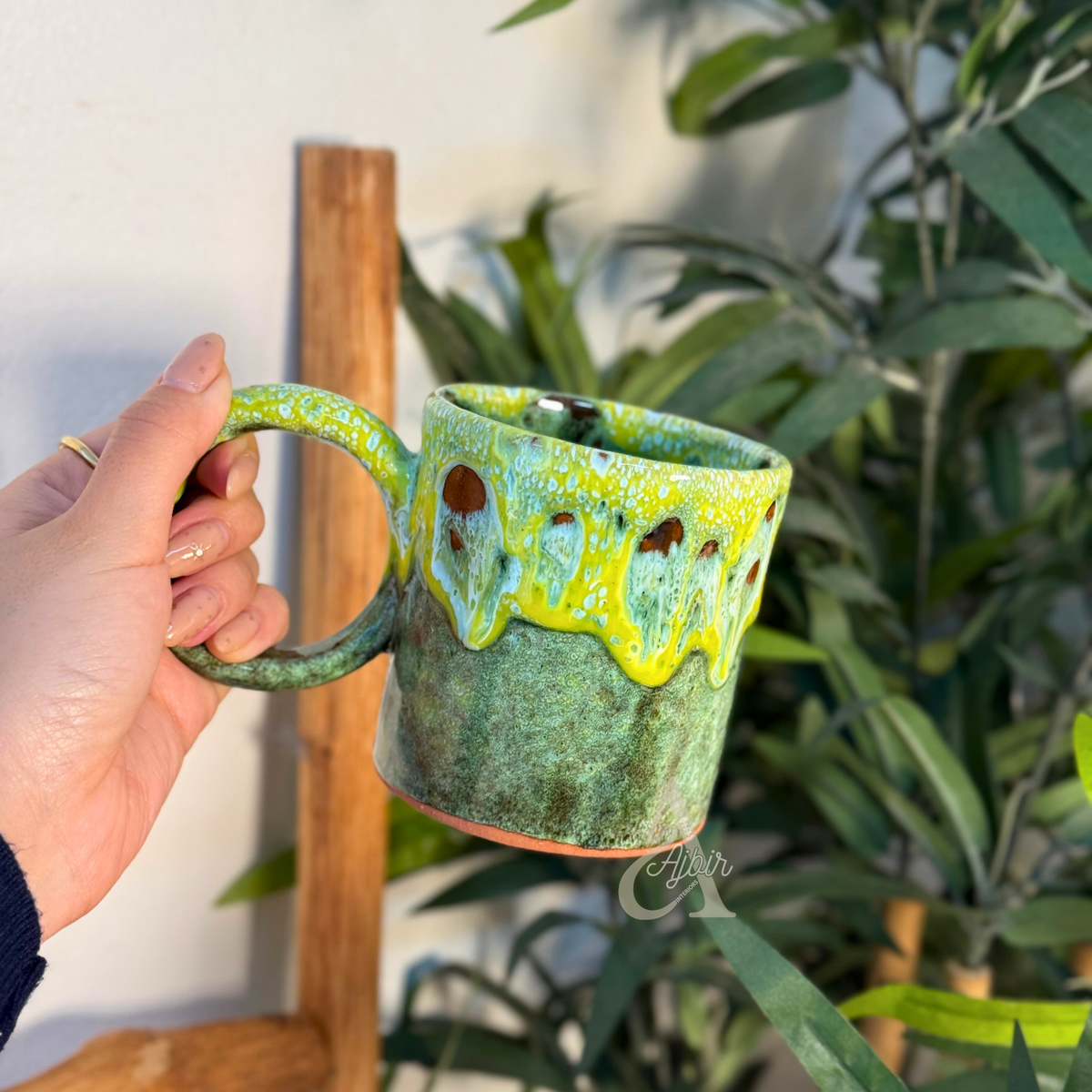 Mug artisanal Azegza en Céramique verte émaillée