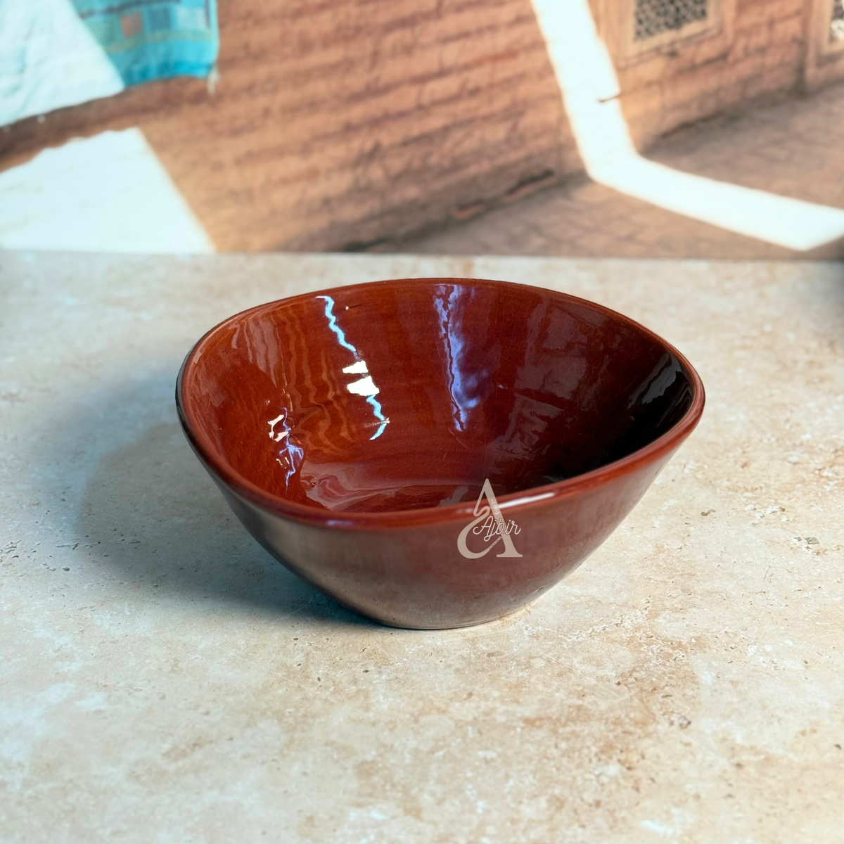 Bol artisanal Tafrant en céramique bordeaux