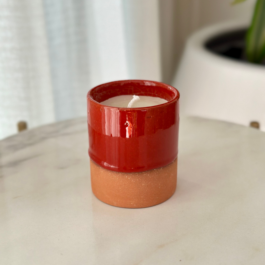 Bougie artisanale rouge en terre cuite parfum Oud