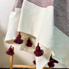 Plaid artisanal à pompons rayé crème et bordeaux 2,80m x 2,00m