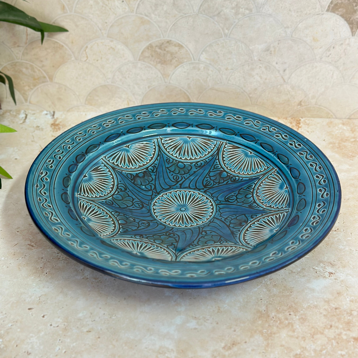Assiette Nakch bleu pétrole 35cm