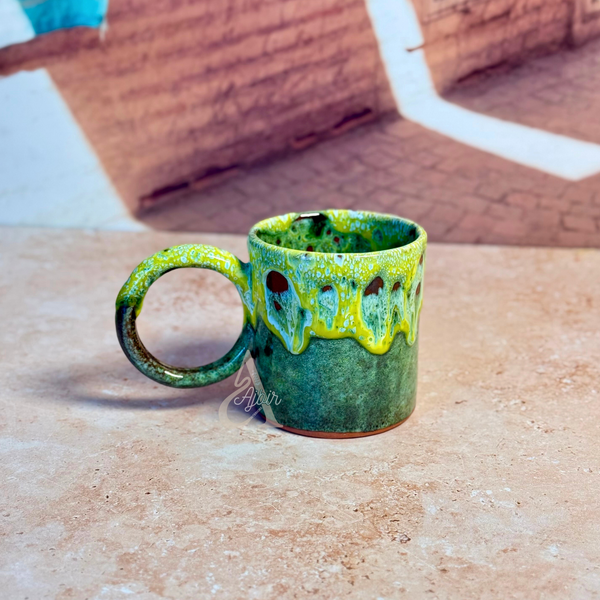 Mug artisanal Azegza en Céramique verte émaillée