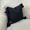 Housse de coussin à pompons 50cmx50cm noir - Ajbir