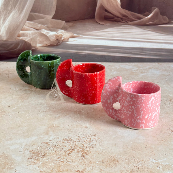 Tasse artisanale bicolore à anse plate Afer