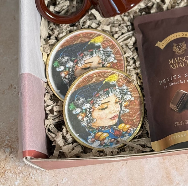 Sous tasse artisanale Lahna en verre et laiton doré